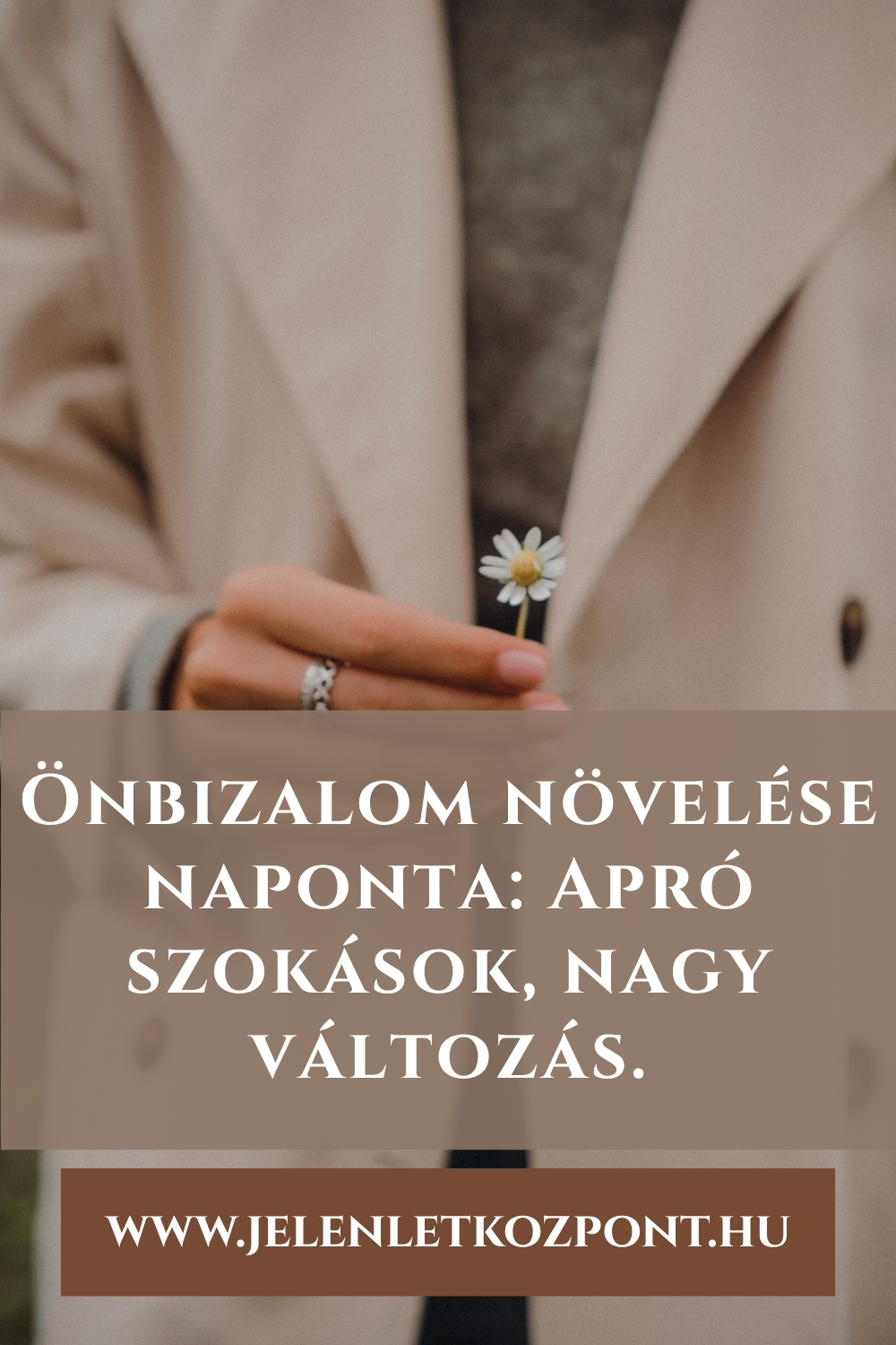 Magabiztos nő apró sikereket ünnepel.